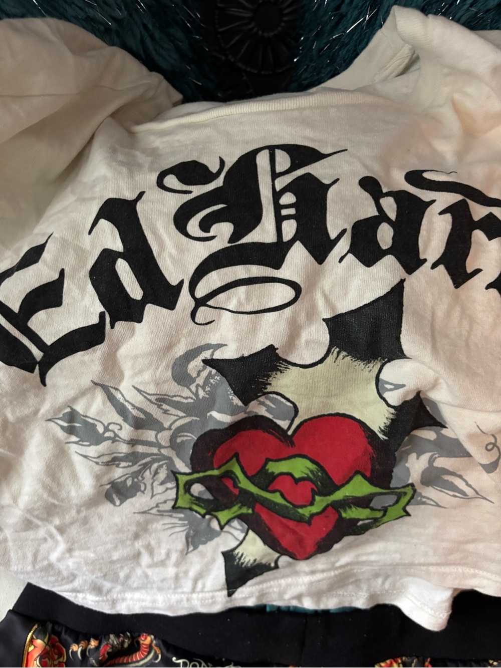 Ed Hardy Black Tattoo-Print Joggers with White Cropped Logo Tee - Picture 7 of 10